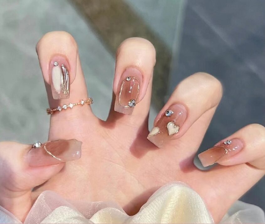 Which Is Better Dip Nails or Press On Nails?