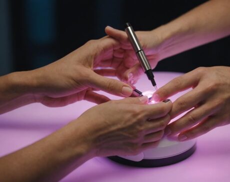 comparing safety of nail lamps